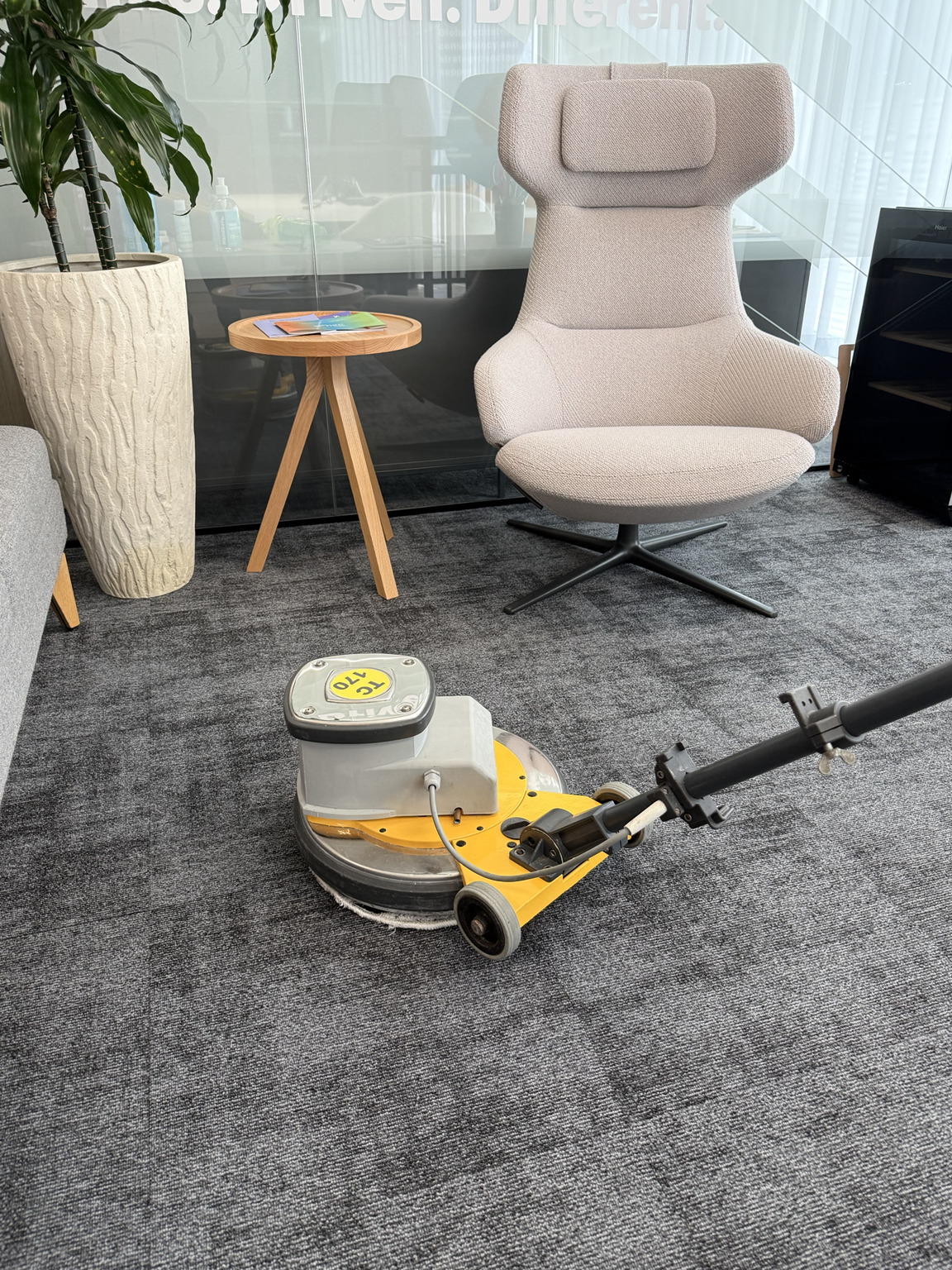 Commercial carpet cleaning Mayfair office carpet machine deep cleaning London