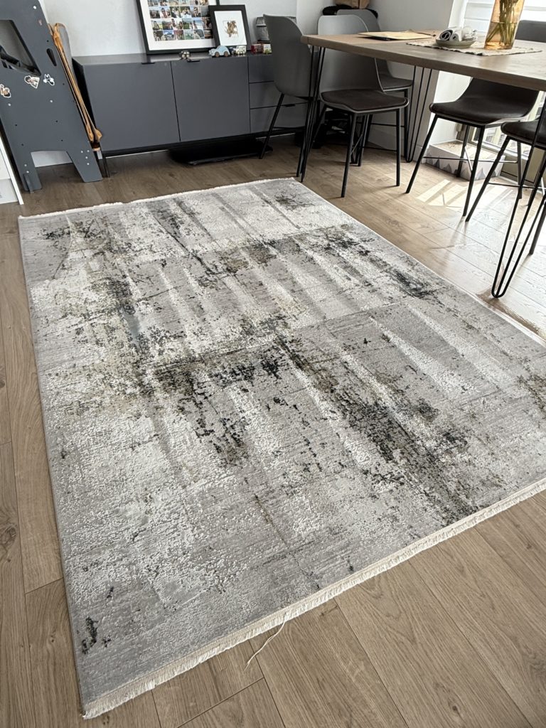 Viscose rug cleaning in Pimlico SW1 with specialist care for delicate fibres